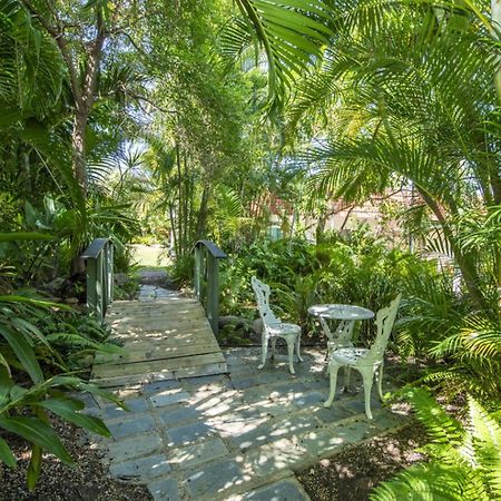 Affordable Island Escape! Queen Studio, Nelly Bay Экстерьер фото