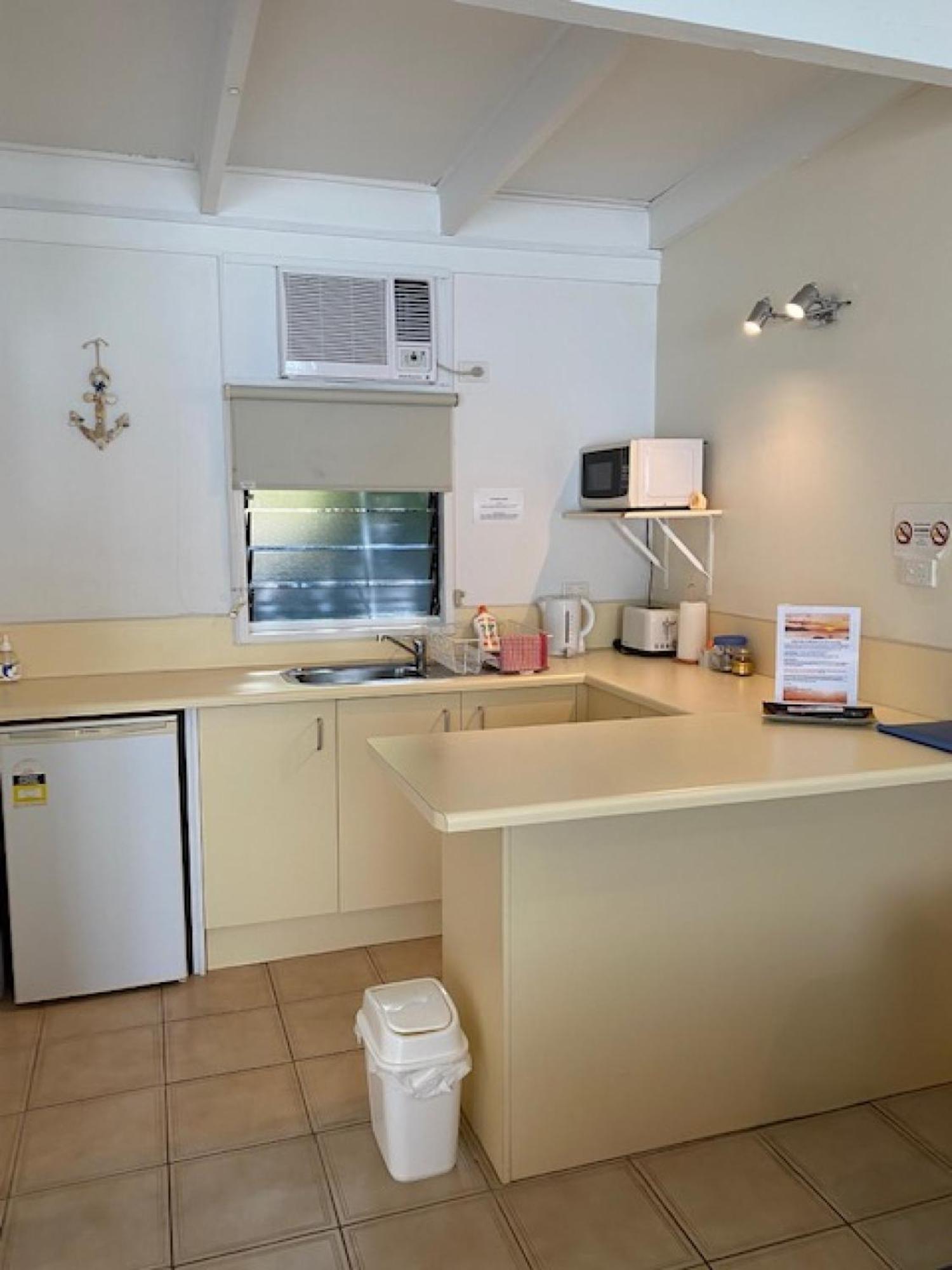 Affordable Island Escape! Queen Studio, Nelly Bay Экстерьер фото