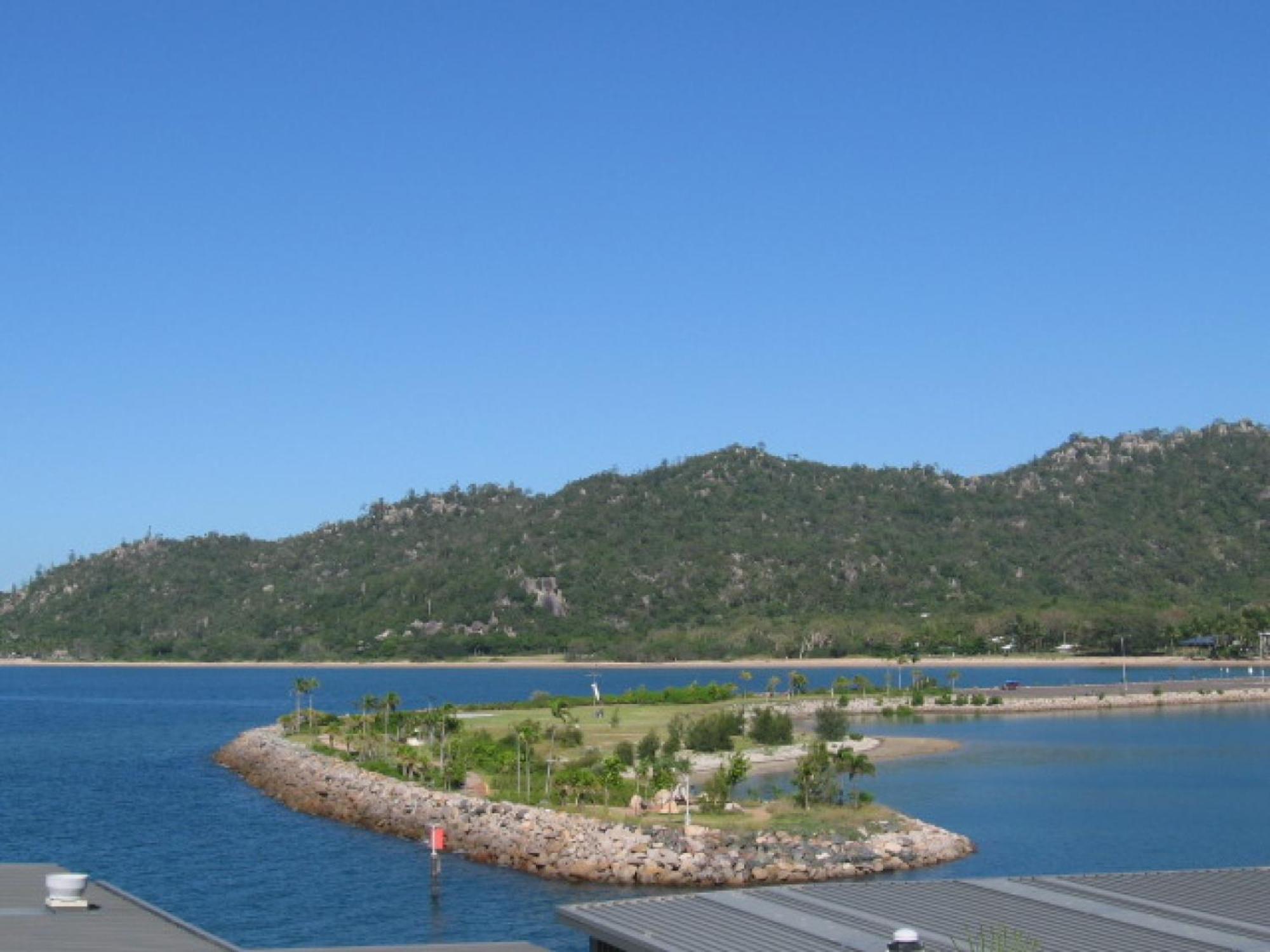 Affordable Island Escape! Queen Studio, Nelly Bay Экстерьер фото