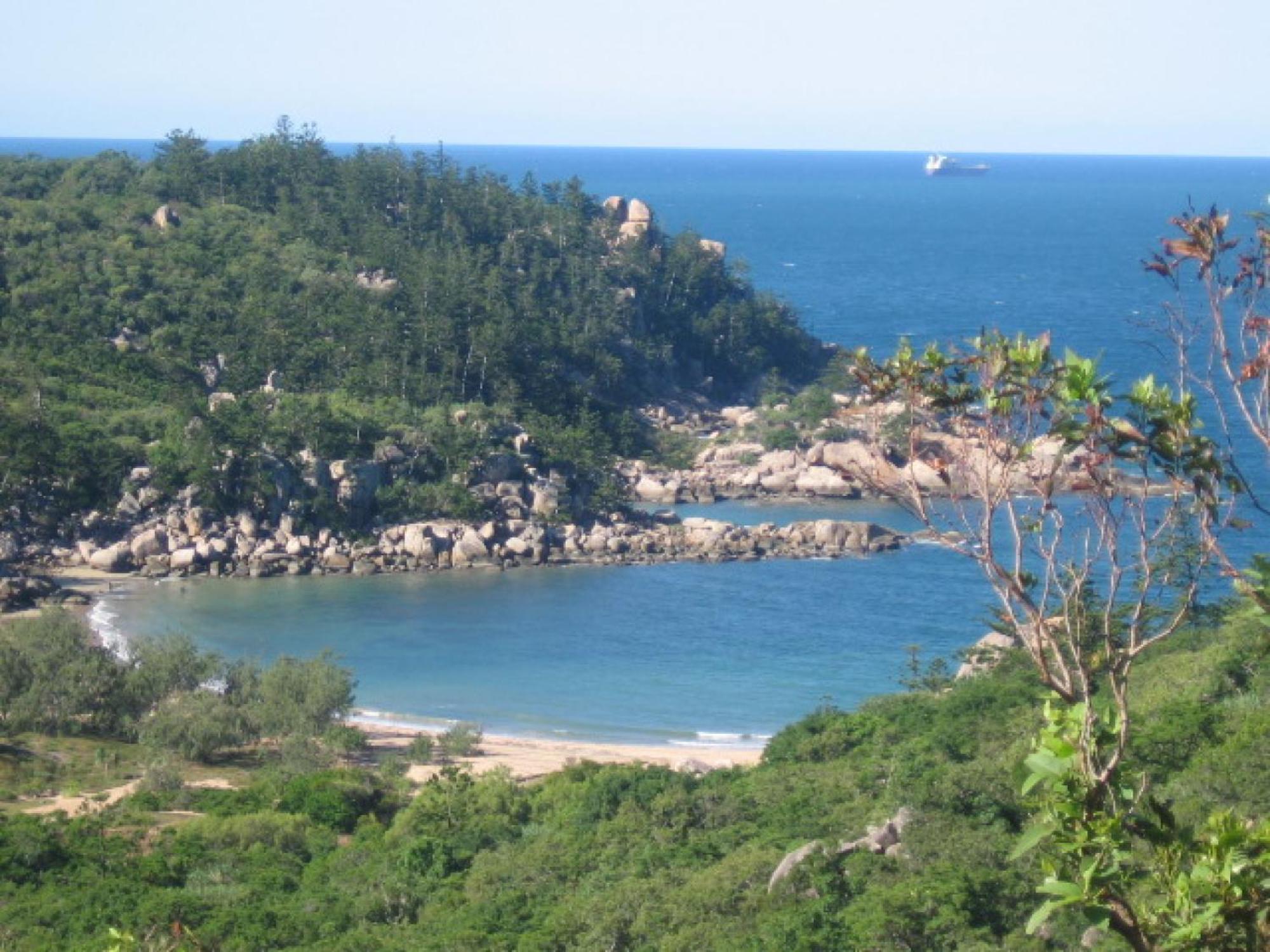 Affordable Island Escape! Queen Studio, Nelly Bay Экстерьер фото
